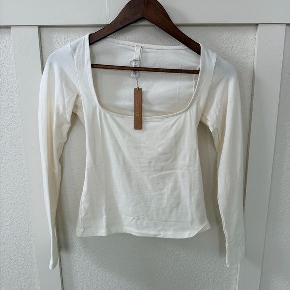 SKIMS Scoop Neck Long Sleeve Top S - Picture 3 of 5